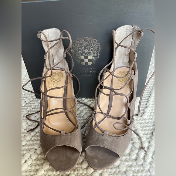 Brand new Vince Camuto heels - Picture 3 of 4